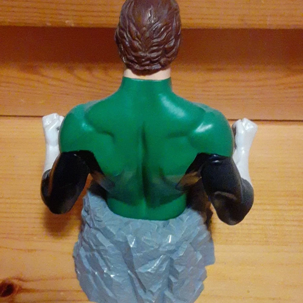 DC Direct Bust - Picture 5 of 5